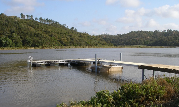 Two-sectioned tidal pontoon overseas